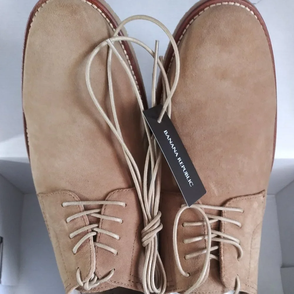 Banana Republic Dewitt Sand Suede Oxford